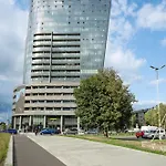 Apartament Modern With Swimming Pool In Hanza Tower By Renters Szczecin
