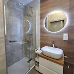Modern With Swimming Pool In Hanza Tower By Renters Apartament
