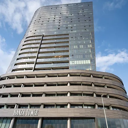 Modern With Swimming Pool In Hanza Tower By Renters シュチェチン