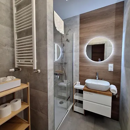 Modern With Swimming Pool In Hanza Tower By Renters アパート シュチェチン