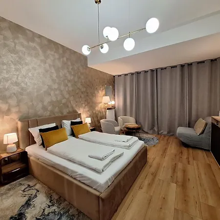 Modern With Swimming Pool In Hanza Tower By Renters Apartamento *