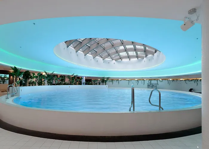 Modern With Swimming Pool In Hanza Tower By Renters דירה *