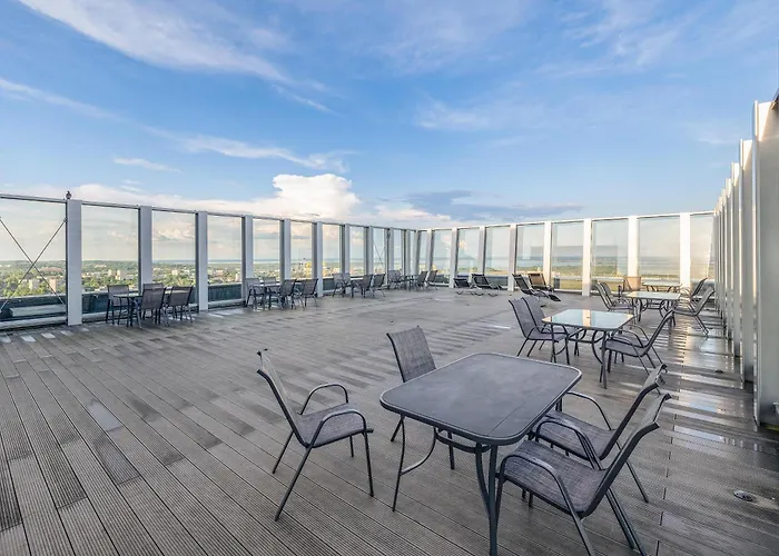 Modern With Swimming Pool In Hanza Tower By Renters דירה *