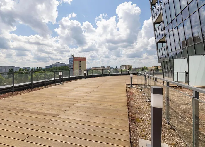 Modern With Swimming Pool In Hanza Tower By Renters