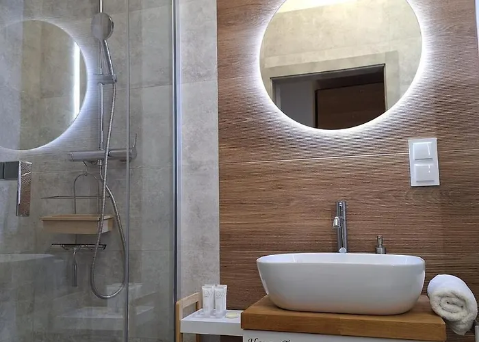 Modern With Swimming Pool In Hanza Tower By Renters